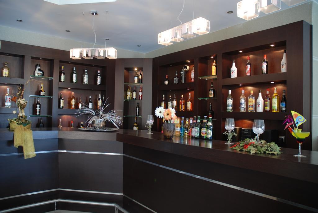 Letsos Hotel Аликанас Экстерьер фото