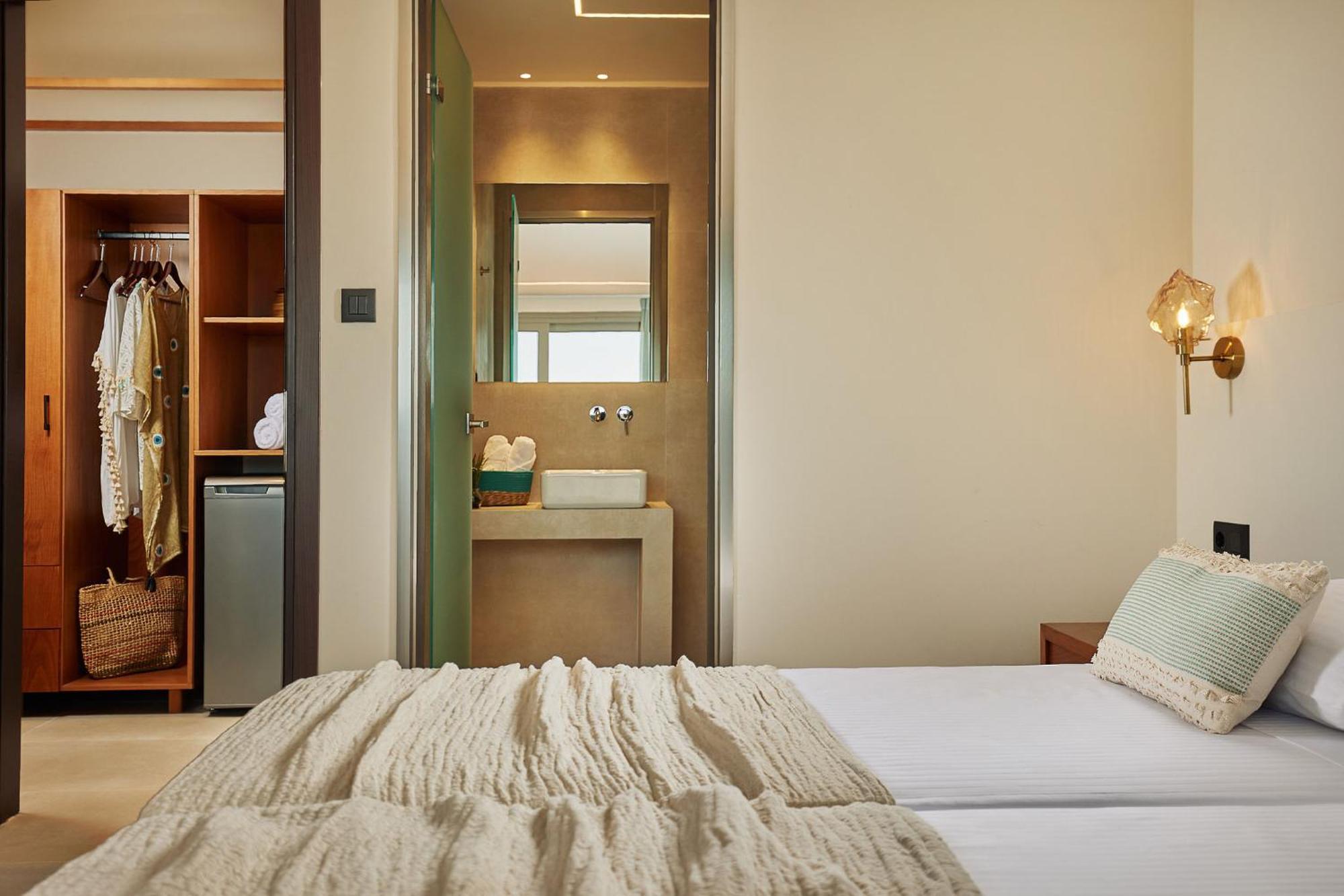 Letsos Hotel Аликанас Экстерьер фото