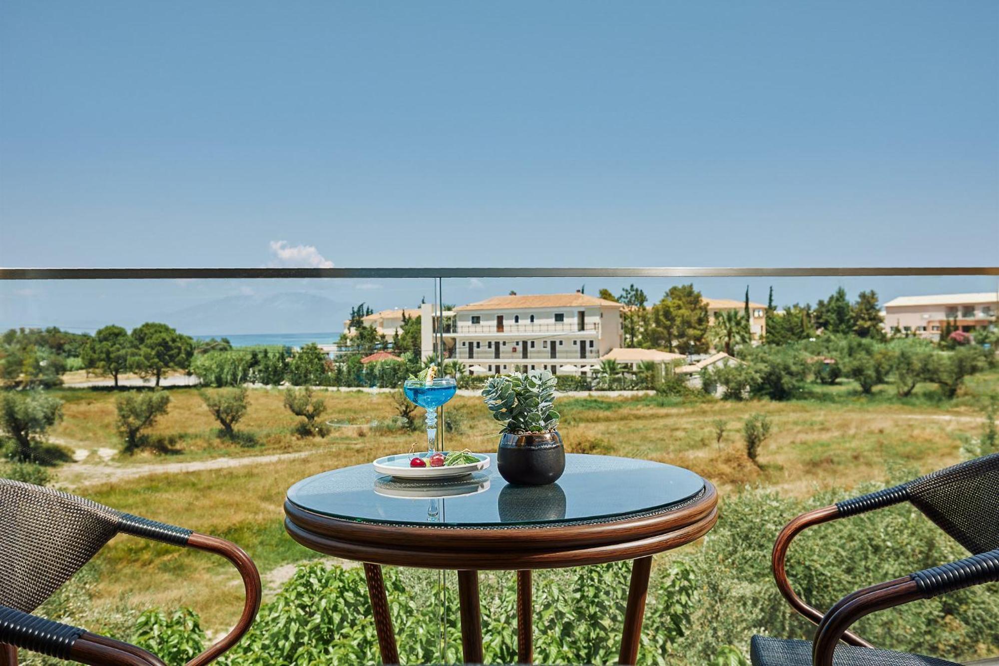 Letsos Hotel Аликанас Экстерьер фото